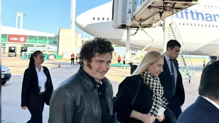 Nuevamente, Milei, deja el país