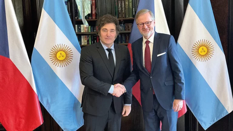 Milei volvió a tratar de «degenerados fiscales» a los diputados antes de la votación de la Ley Bases