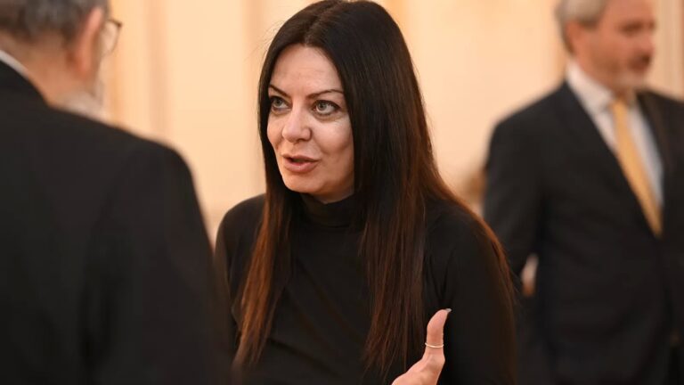 «No voy a renunciar, a mi amigo no lo voy a dejar solo», Sandra Pettovello