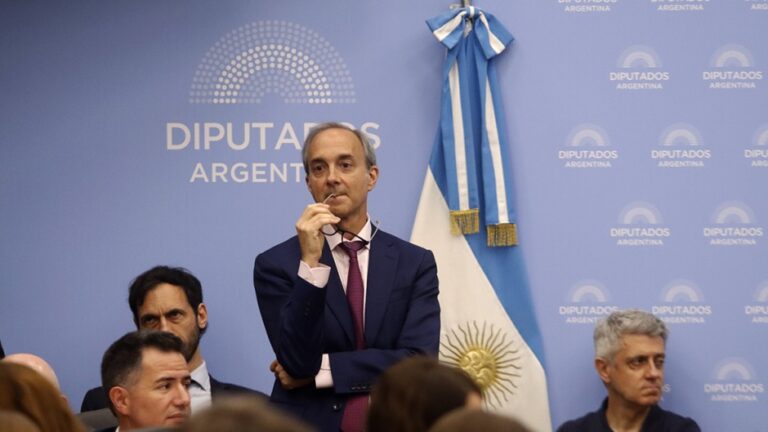 De la Torre continúa su cruzada contra Pettovello
